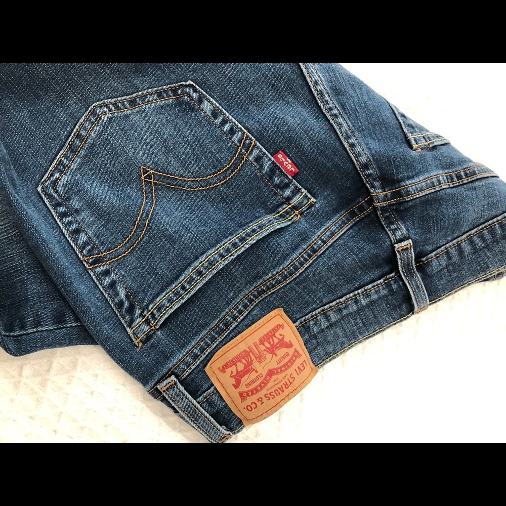 Levi’s boyfriend crop jeans - size 27
